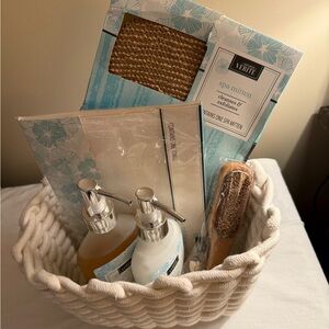 “Island Escape” Exfoliating Bath Set